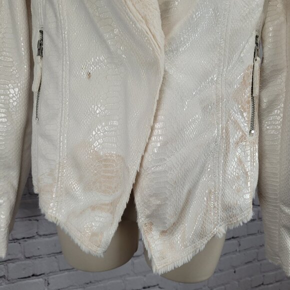 BKE Ivory Animal Print Soft Faux Fur Lined Snap Front Moto Jacket Size Small S - Picture 9 of 16